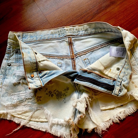 Distressed American Eagle jean shorts - Picture 4 of 11